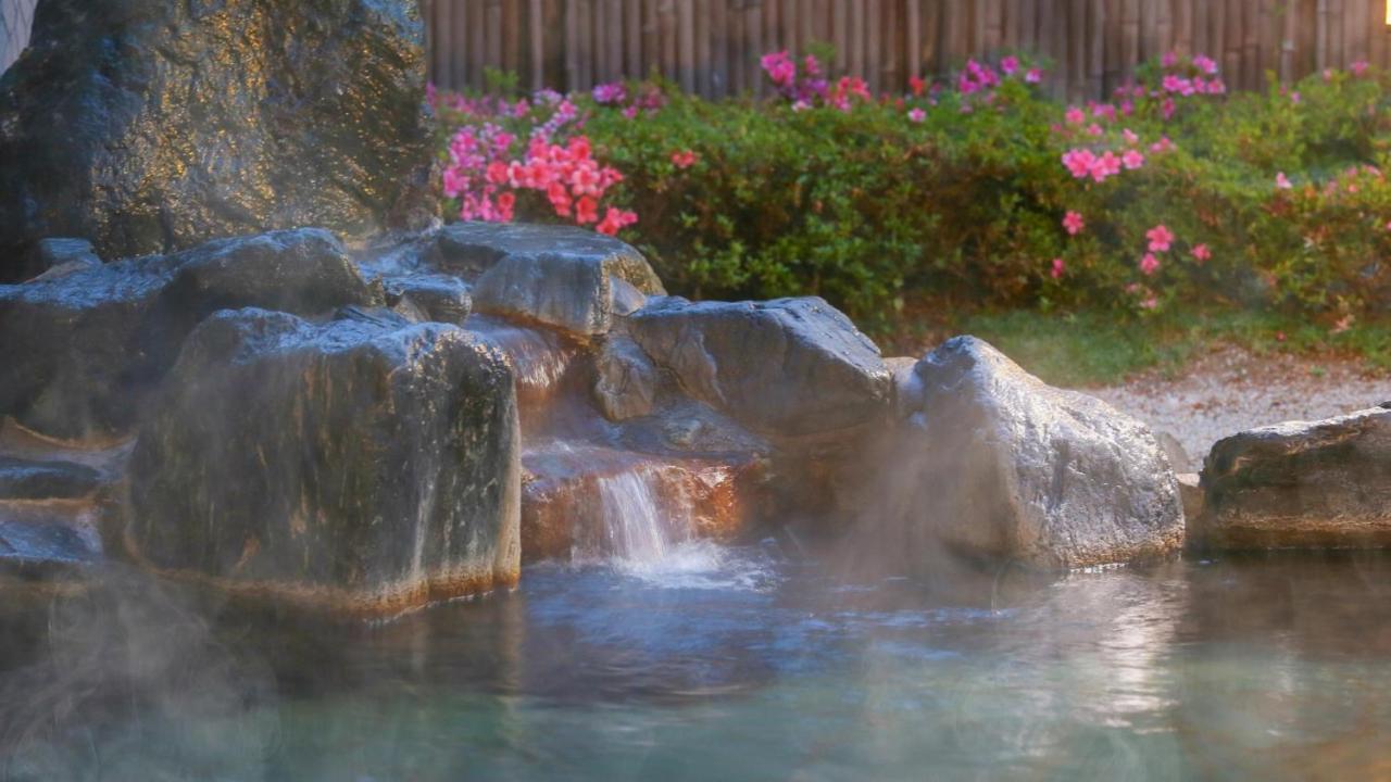 Ooedo Onsen Monogatari Aizu Hotel Bagian luar foto