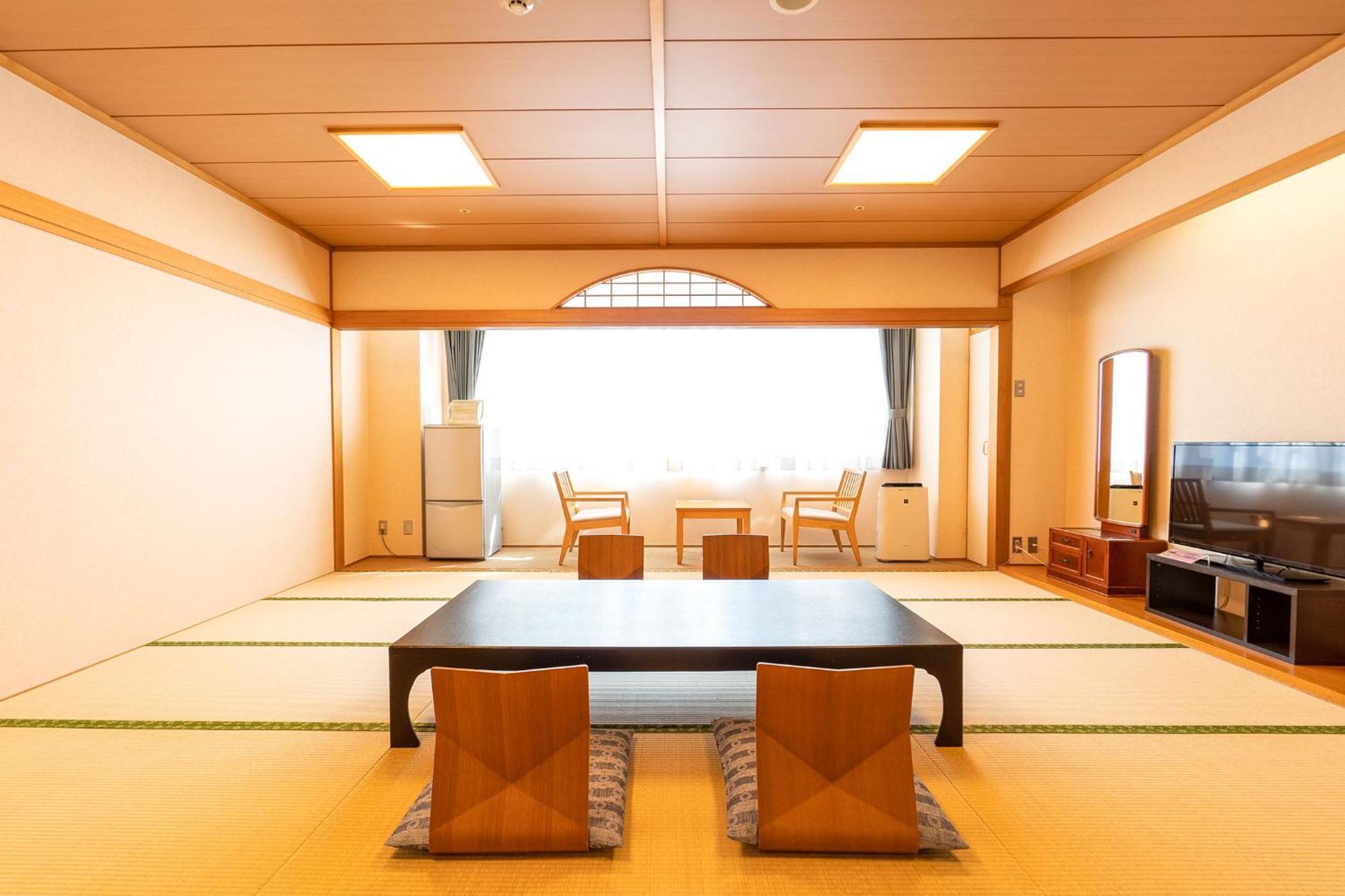 Ooedo Onsen Monogatari Aizu Hotel Bagian luar foto