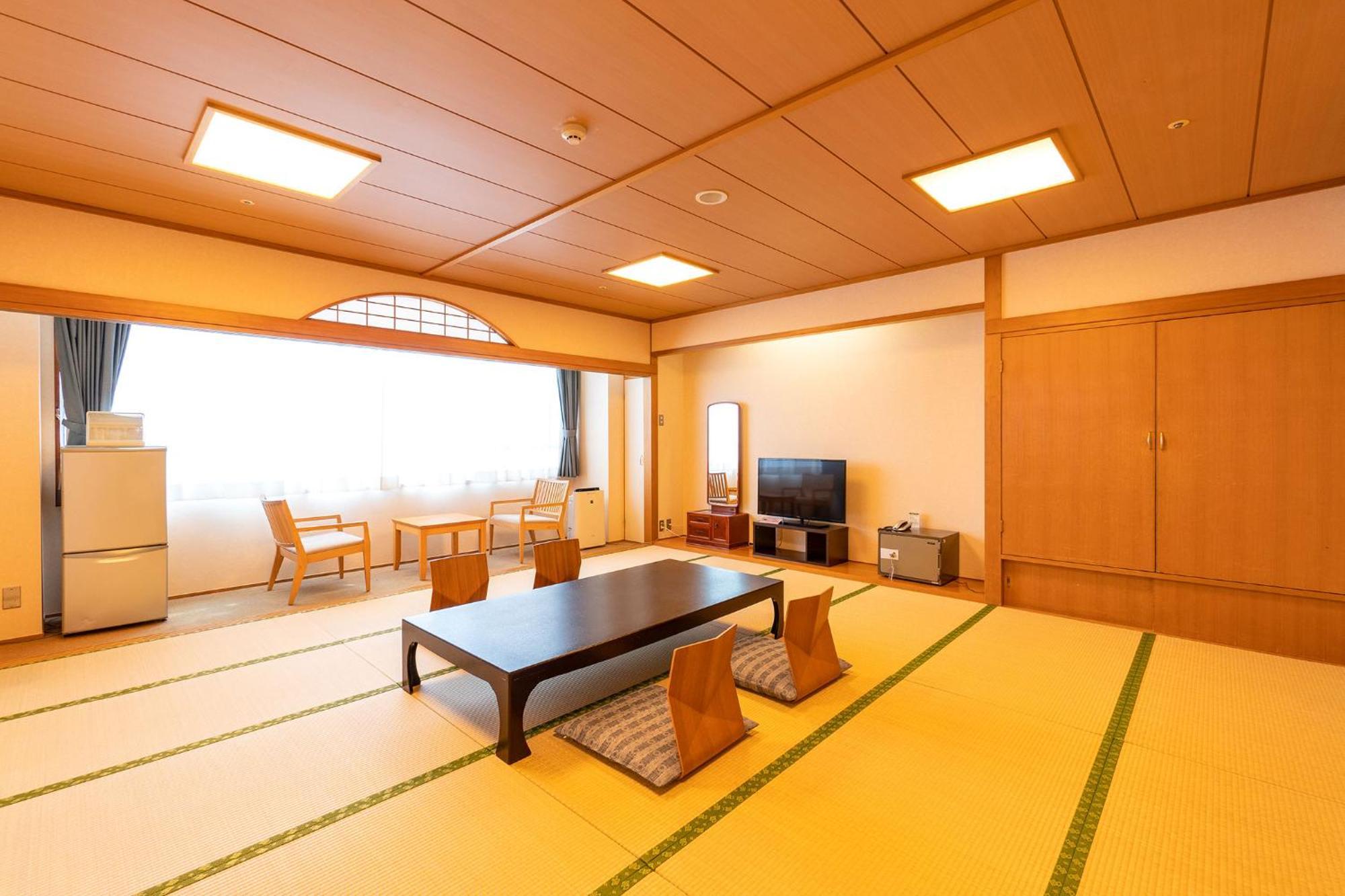 Ooedo Onsen Monogatari Aizu Hotel Bagian luar foto