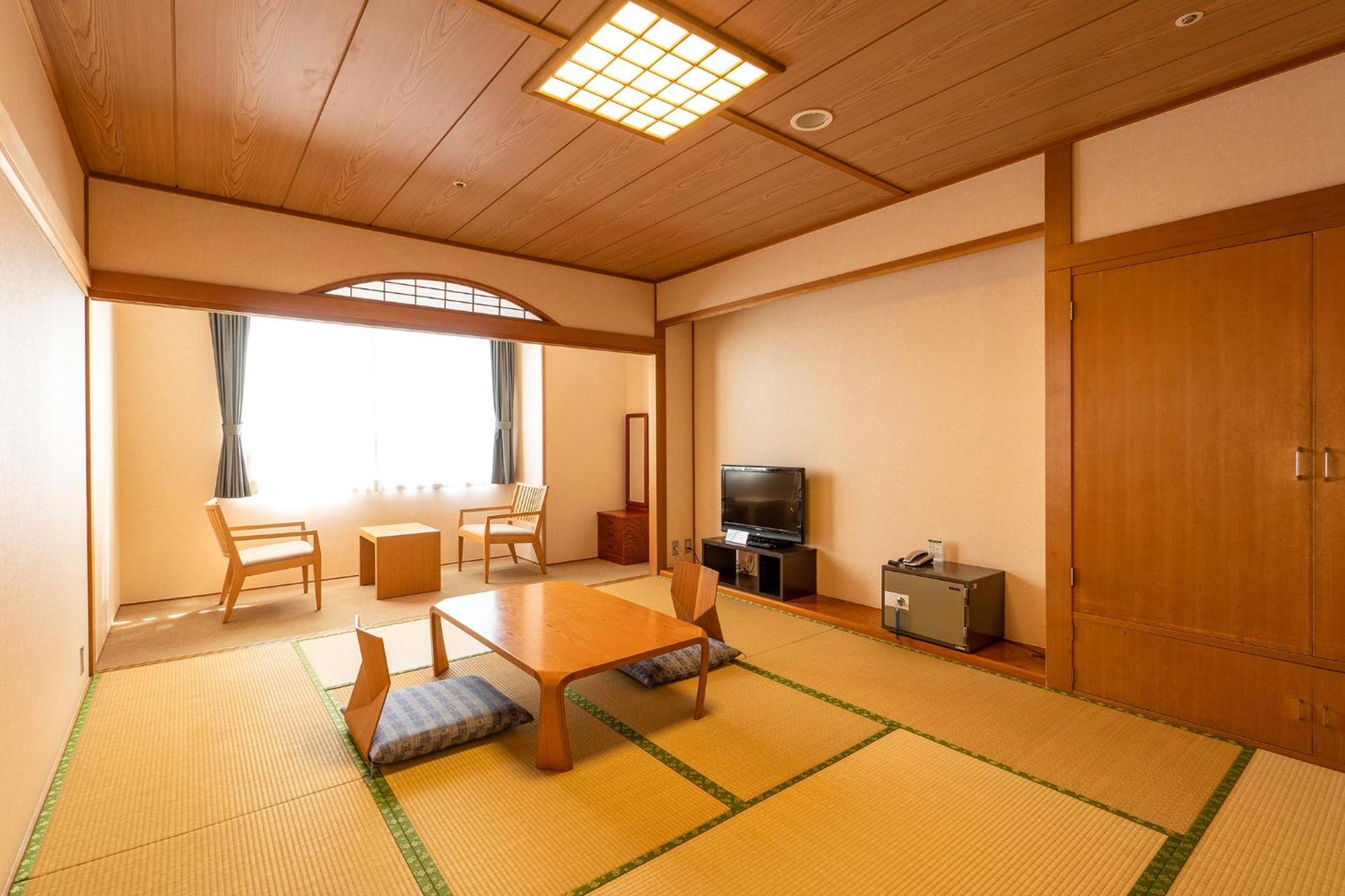 Ooedo Onsen Monogatari Aizu Hotel Bagian luar foto