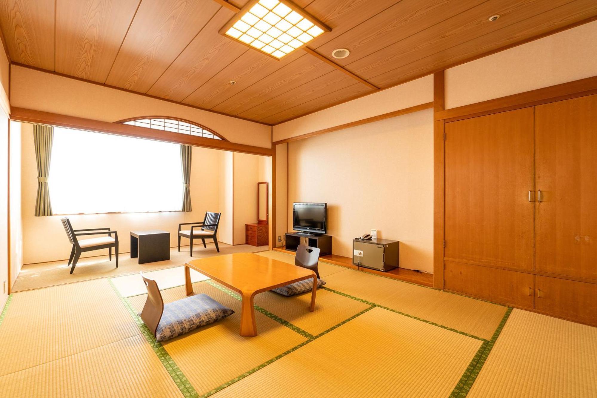 Ooedo Onsen Monogatari Aizu Hotel Bagian luar foto
